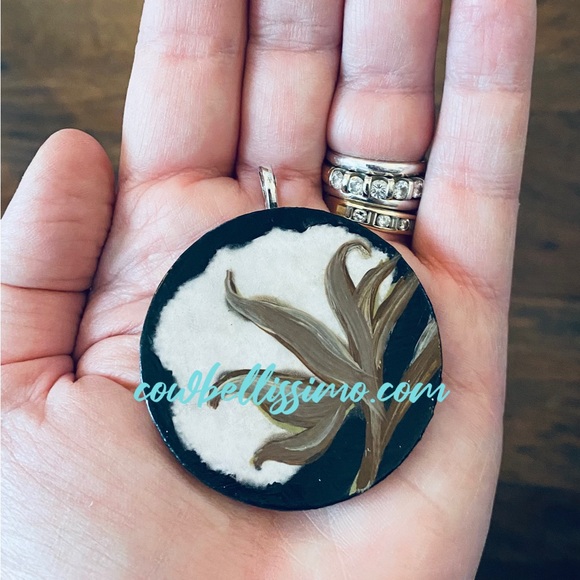 hand painted cotton boll pendant (PENDANT ONLY: necklace not included) - Picture 2 of 4